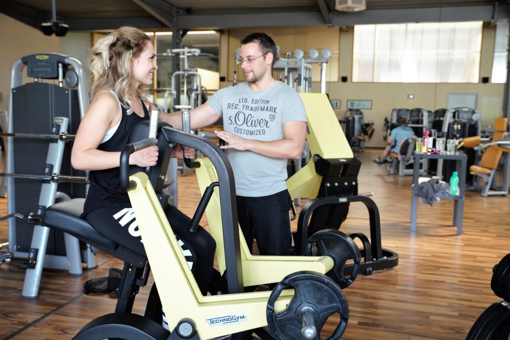 rückentraining sanus gersthofen fitnessstudio